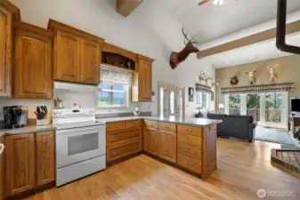 Custom cabinetry w/ pull outs & lazy susans