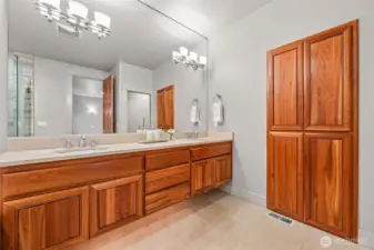 Primary 5 Pc Bath Complete with Additional Linen Closet