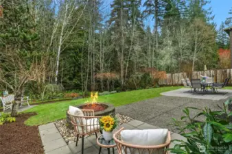 Gas firepit for cozy cool evenings.