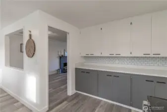 Lots of storage in this kitchen!  And counter space!
