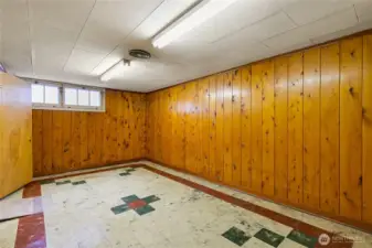 Nice and light with two windows. It does have a closet.