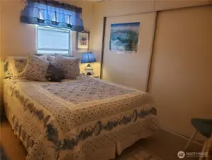 Guest room.