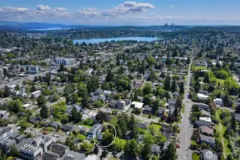 This property is conveniently located at the quiet top of the hill in Greenwood yet just minutes to big box shopping, parks and all that Green Lake has to offer.