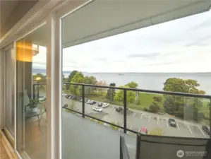 View from the balcony onto Boulevard Park!