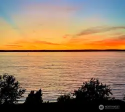 Endless Sunsets! This condo overlooks Boulevard park.