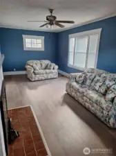 Front Unit Living room