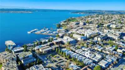 Walking distance to the lake