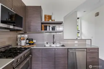 Loads of prep space!