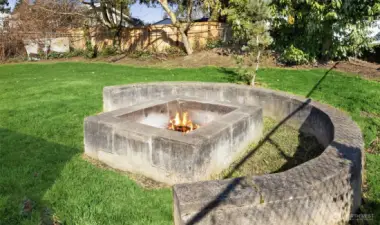 Custom Firepit Great for Entertaining and Regular Enjoyment!