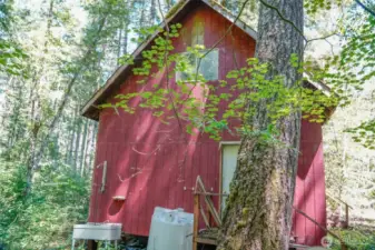 300-gallon water storage tank (never used)