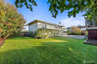 Absolutely ~ Stunning Shy 1/4 Acre Landscape with Optimal Layout