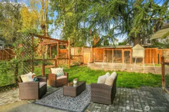 Backyard w/garden space