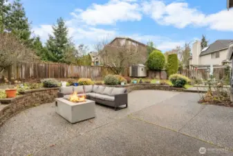 An expansive view of the backyard space.