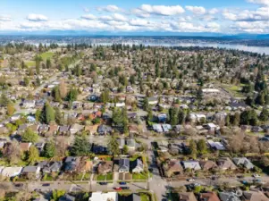 Amazing proximity to Magnuson Park and Lake Washington.