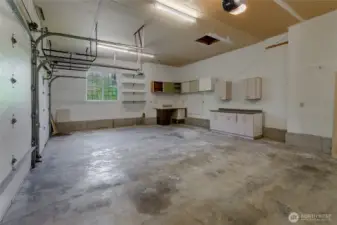 3 Car Garage