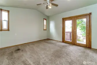 Lower primary bedroom
