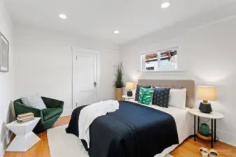 521: Main level bedroom 1