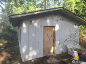 Game room outbuilding