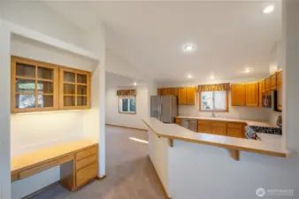 Built in desk/Kitchen