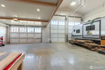 Shop space with 14 ft doors