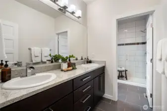 Main level primary ensuite.