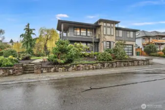 Ideally located just moments from Point Ruston, where waterfront dining, boutique shopping, entertainment venues, and the scenic Ruston Way waterfront trail create a vibrant lifestyle.