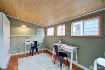 Perfect as home office or gym!