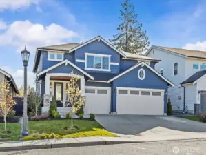 Better than new in Bonney Lake!  This craftsman charmer delights from the moment you step inside!