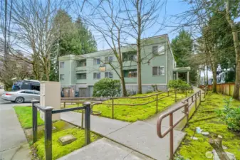 Front entry w/ramp