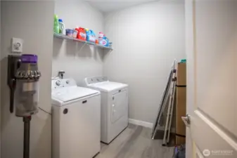Large laundry room great location near the garage