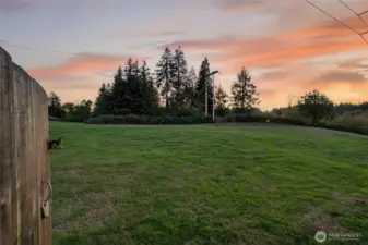 Your extra greenbelt awaits just outside your back gate. Truly peaceful!