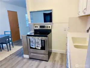 Kitchen includes Stainless Steel Stove & Refrigerator!