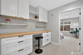 Hallway Work Desk space between bedrooms