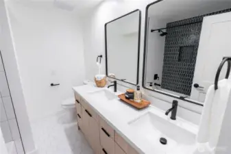 Lovely upstairs shared full bath.