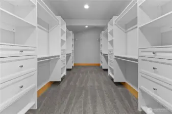 Primary suite walk-in closet
