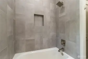 Guest bathroom tub/shower