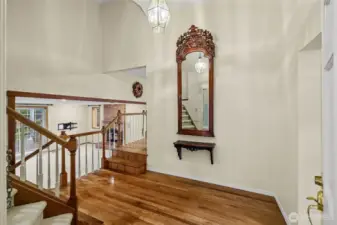 Beautiful grand entry. Mirror and matching shelf stay with home.