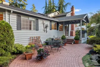 Fantastic patio courtyard to extend your gatherings outdoors.