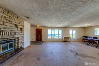 Dining Area Main Floor