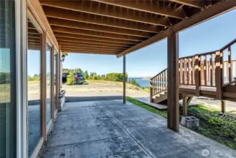 lower level carport