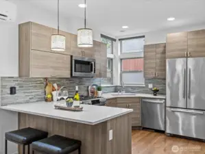 Main level kitchen w/ gas range