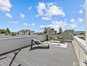 Rooftop deck with Zometek iBeam deck