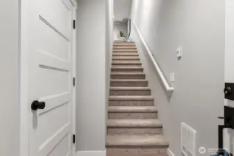 Photographs are for illustrative purposes only. Features, finishes, interior/exterior colors, landscaping and floorplan shown may vary from actual homes built.