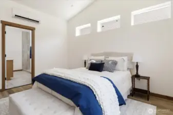 Photos of a similar house in the neighborhood