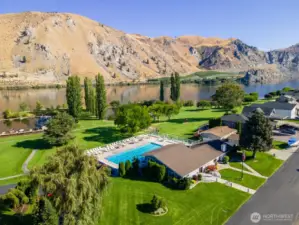 Suncove amenties, pickleball, basketball, pool, clubhouse