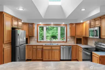 All SS appliances stay!