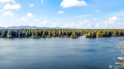 This private lake allows for both the peace and tranquility you seek and the fun and play you want!