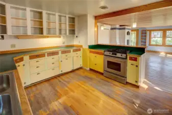 Roomy kitchen