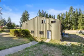 5 stall carport