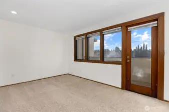 Large 2nd bedroom